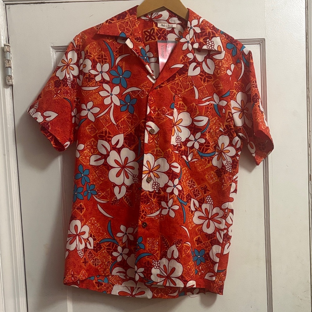 Vintage Hawaiian Shirt Made in Hawaii Rayon Small Aloha Floral Retro
